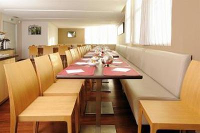 фото отеля Residhome Aparthotel Asnieres-sur-Seine