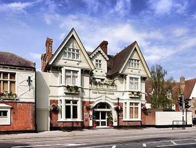 фото отеля Mercure Thames Lodge Staines