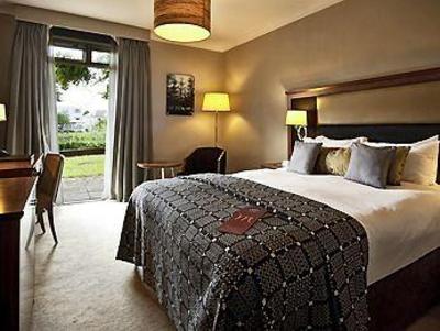 фото отеля Mercure Thames Lodge Staines