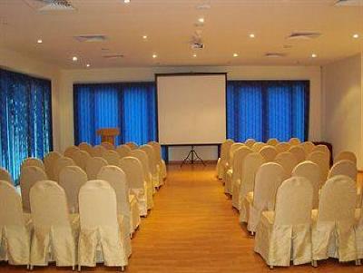 фото отеля Royal Ascot Hotel Apartments Dubai
