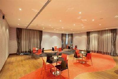 фото отеля Royal Ascot Hotel Apartments Dubai