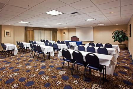 фото отеля Holiday Inn Express & Suites Seattle Sea-Tac Airport