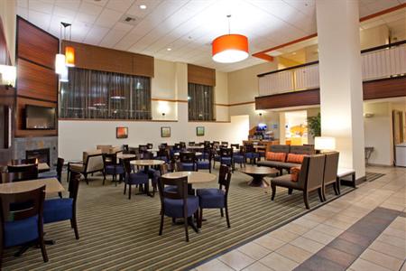 фото отеля Holiday Inn Express & Suites Seattle Sea-Tac Airport