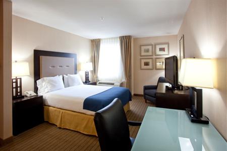 фото отеля Holiday Inn Express & Suites Seattle Sea-Tac Airport