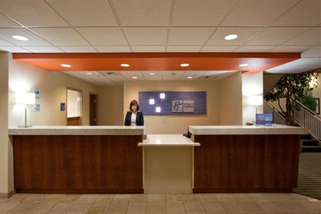 фото отеля Holiday Inn Express & Suites Seattle Sea-Tac Airport