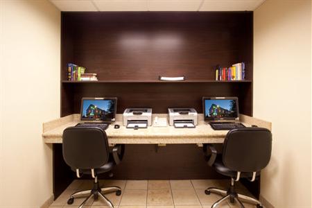 фото отеля Holiday Inn Express & Suites Seattle Sea-Tac Airport