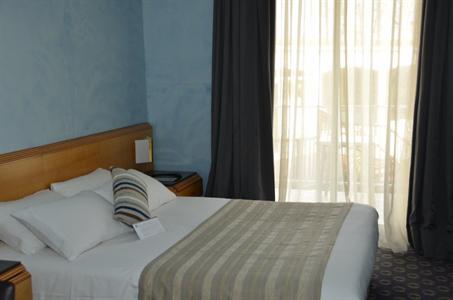 фото отеля Best Western Hotel Les Cleunes
