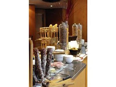фото отеля Mercure Caen Centre Port de Plaisance
