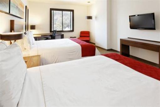 фото отеля Holiday Inn Express Guadalajara UAG