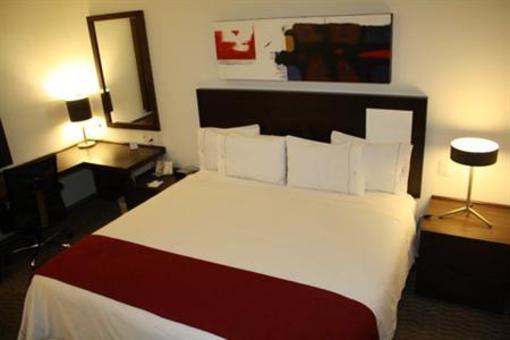 фото отеля Holiday Inn Express Guadalajara UAG
