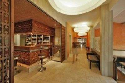фото отеля Logis Le Rabelais Hotel