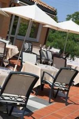 фото отеля Logis Le Rabelais Hotel