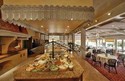 фото отеля Logis Le Rabelais Hotel