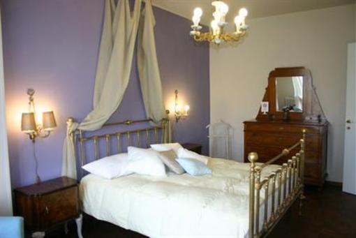 фото отеля Monticlaris Bed and Breakfast Self Contained