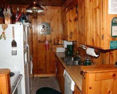 фото отеля Brundage Vacation Cabins