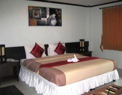 фото отеля The Nice Hotel Phuket