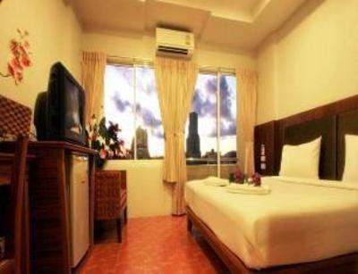 фото отеля The Nice Hotel Phuket