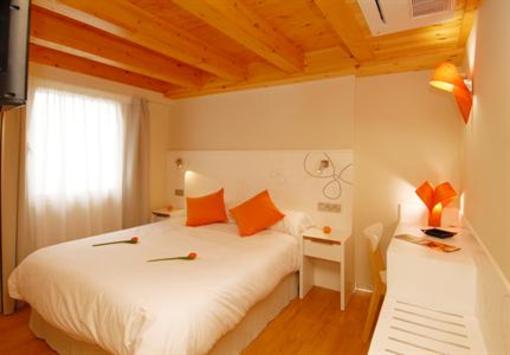 фото отеля Hostal riMboMbin