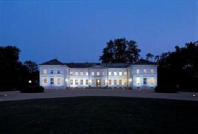фото отеля Hotel Schloss Neuhardenberg