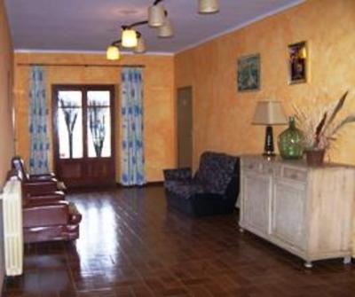 фото отеля Hostal Adarnius