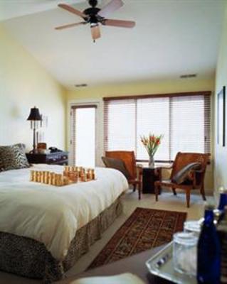 фото отеля Tilghman Island Inn