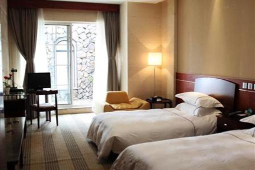 фото отеля Carnival Hotel Huzhou