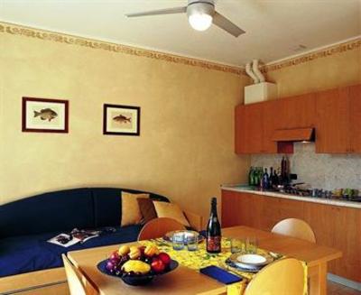 фото отеля Toscolano Apartment 8