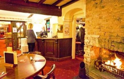 фото отеля Crossways Inn