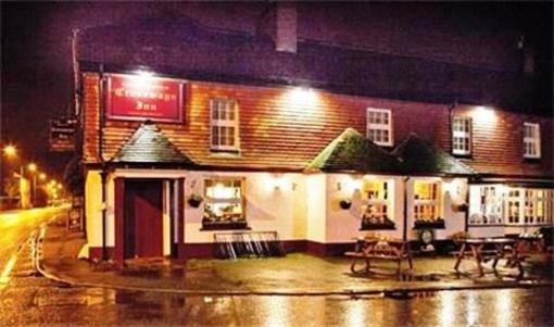 фото отеля Crossways Inn