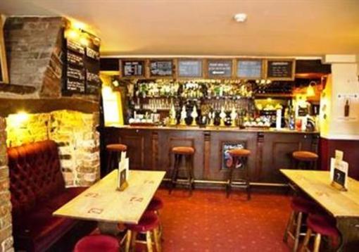 фото отеля Crossways Inn