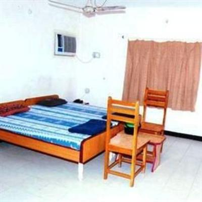 фото отеля Hotel Hemal Garden