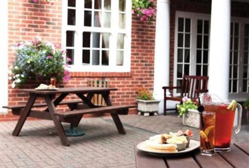 фото отеля BEST WESTERN Lion Hotel