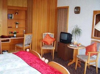 фото отеля Landhotel Pension Heidehof Clenze