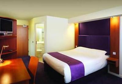 фото отеля Premier Inn West Huddersfield