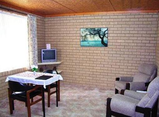 фото отеля Lone Pine Motel