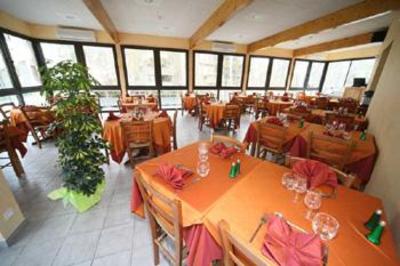фото отеля Logis des Rives de l'Arzon