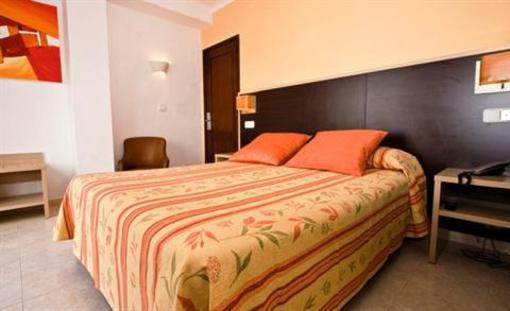 фото отеля Apartamentos Orosol Ii Ibiza