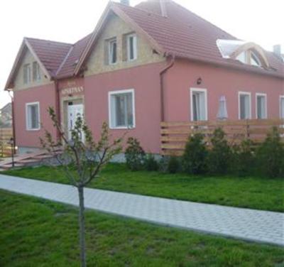 фото отеля Regina Apartman Hegyko