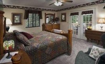 фото отеля Acorn Bed and Breakfast at Mills River