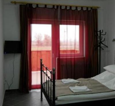 фото отеля Kisdunapart Motel & Kemping