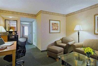 фото отеля Embassy Suites Hotel Nashville at Vanderbilt