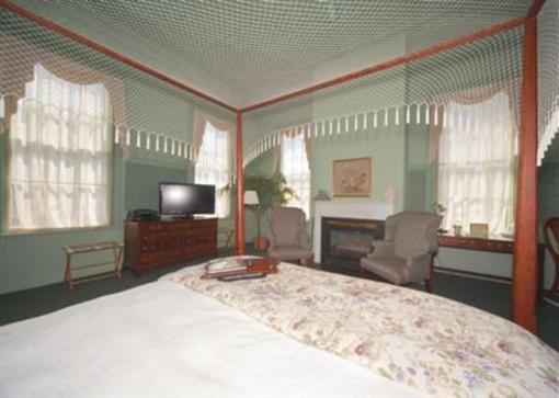 фото отеля Chambery Inn