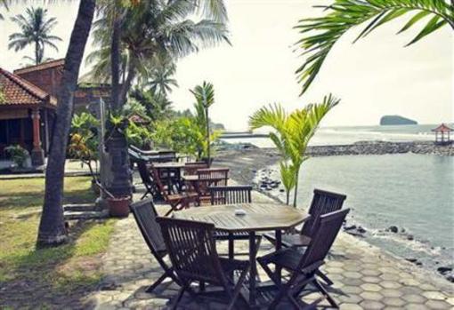 фото отеля Temple Cafe & Seaside Cottages