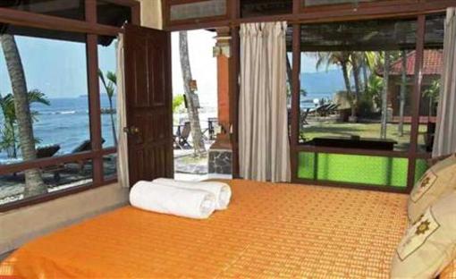 фото отеля Temple Cafe & Seaside Cottages