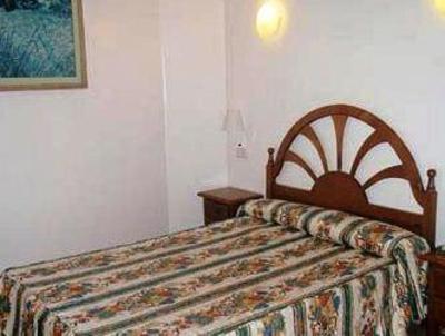 фото отеля Hostal Drago San Roque