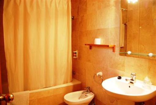 фото отеля Hostal Drago San Roque
