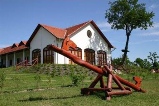 фото отеля Sarlospuszta Club Hotel