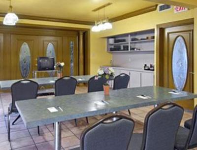 фото отеля Days Inn Sonora Devils River