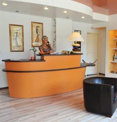фото отеля Hotel Gambetta Lons-le-Saunier