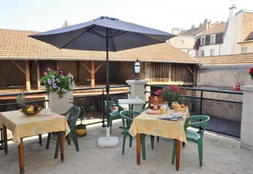 фото отеля Hotel Gambetta Lons-le-Saunier